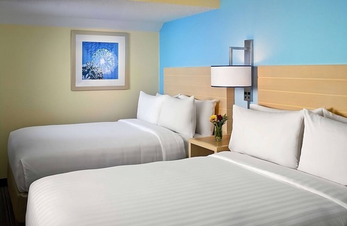 Omaha Hotel | Just What You Were Looking For! 2 Pet-Friendly Units, Pool, Free Breakfast