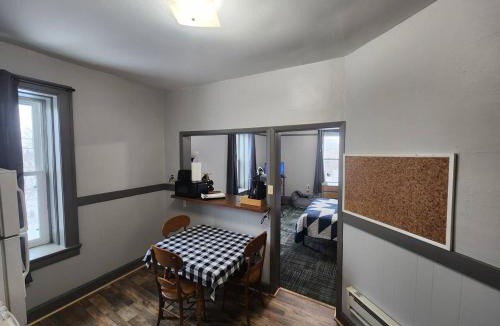 South Range Apartment | K5 2nd Floor Studio Near MTU, Keweenaw, Great Rates