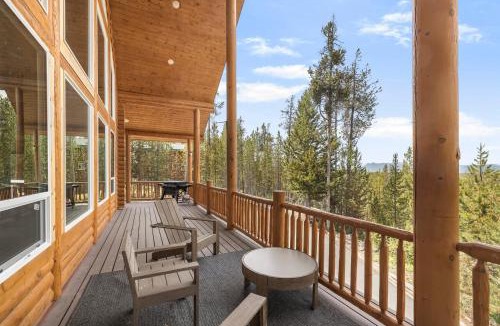 Island Park House | KABINO: Elevated Mountain Views 3 Stories Privacy Trails Yellowstone