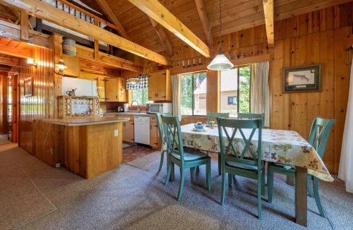 Island Park House | KABINO: NEW! Hot tub DogsOK Fire Pit On trails 20 min to Yellowstone