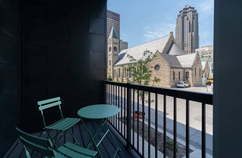 Downtown Des Moines Apartment | Kasa | Classic 1BD + Contactless Check-In | Des Moines