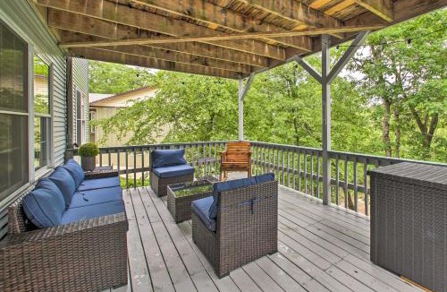 Hot Springs Village House | Kayaks & Boat Dock: Lakeside Hot Springs Retreat