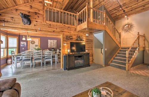 Hot Springs Village House | Kayaks & Boat Dock: Lakeside Hot Springs Retreat