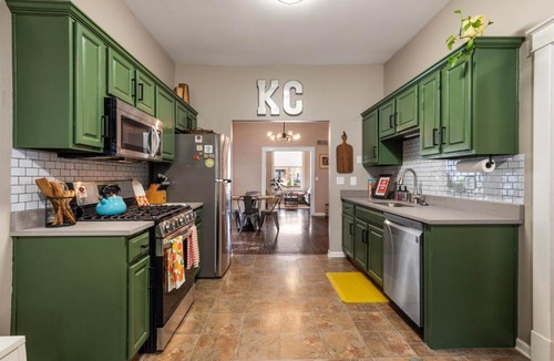 Kansas City House | KC Explorer - Walkable 39th St Bungalow Parking