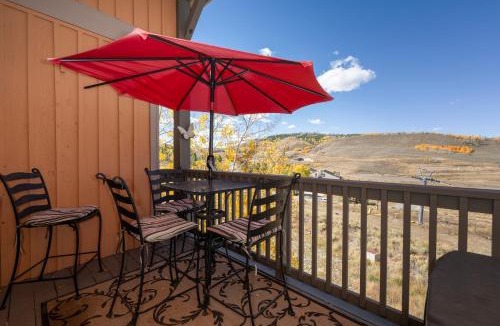 Silvercreek Apartment | Kicking Horse Palomino 7-302