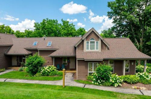 The Galena Territory House | King Bed Fire Pit Pool & Walk to North Course