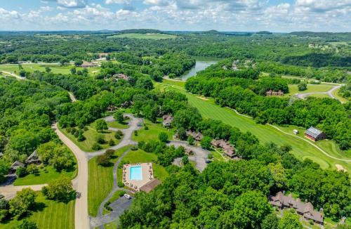The Galena Territory House | King Bed Fire Pit Pool & Walk to North Course