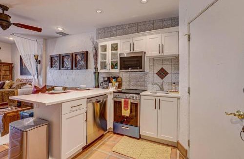 St. George Villa | King Bed Villa with Kitchen, Spa, Pool, Gym - Relaxing