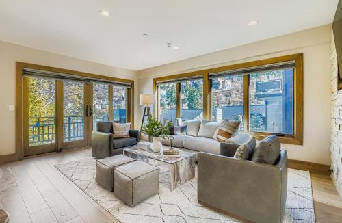 Downtown Park City House | King Road Luxury Lodge, Private Hot Tub, Game Room, Media Room