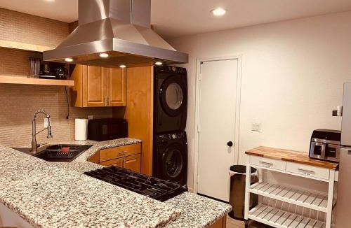 Kingman Apartment | Kingman Gold 2BR Retreat at the Heart of Rt 66