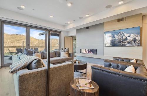 North Park City House | Kings Crown 201C