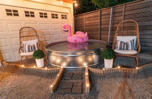 Somerset Apartment | LA Karaoke Fire Pit Ping-Pong Cowboy Pool
