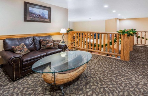 Bozeman Hotel | La Quinta by Wyndham Belgrade - Bozeman Airport