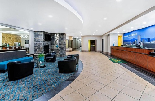 Montbello Hotel | La Quinta by Wyndham Denver Gateway Park