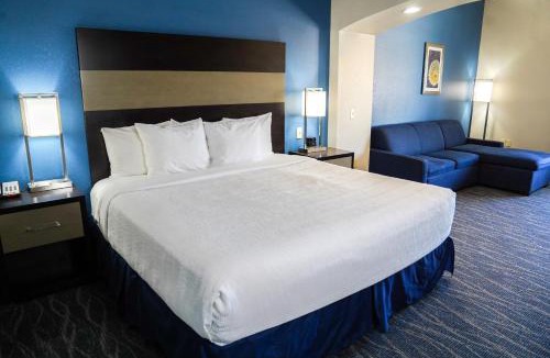 Estrella Village Hotel | La Quinta by Wyndham Phoenix I-10 West