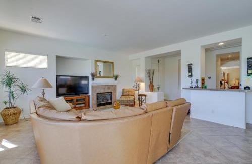 La Quinta House | La Quinta Home on Golf Course with Pool and Hot Tub