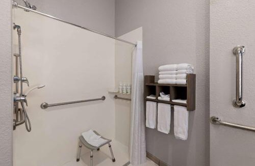 Rapid City Hotel | La Quinta Inn and Suites by Wyndham at WaTiki Waterpark