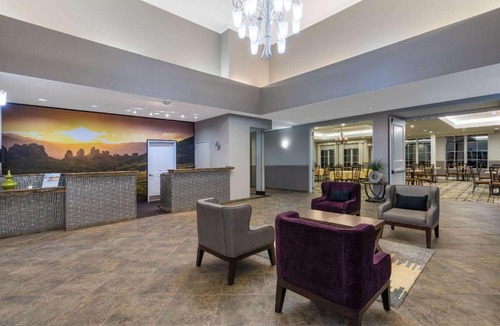 Loveland Hotel | La Quinta Inn & Suites by Wyndham Loveland Estes Park
