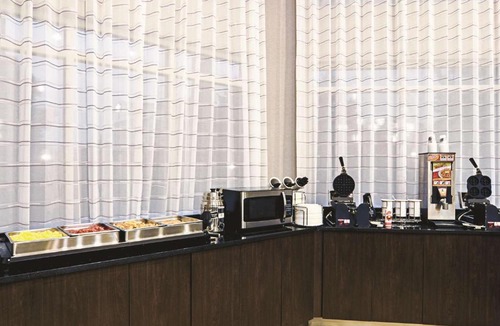 Dupont Hotel | La Quinta Inn & Suites by Wyndham Denver Airport DIA