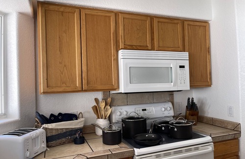 Lake Havasu City House | La-Z-Boy & USB PwrRecliner New/Lake-Mtn View