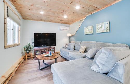 Herron House | Lake Access & Dock: Remote Mio-Area Cottage