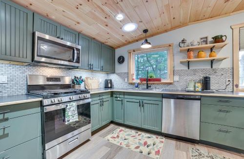 Herron House | Lake Access & Dock: Remote Mio-Area Cottage