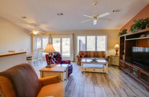 Hot Springs Village House | Lake Balboa Access: Home w/Dock & Yard