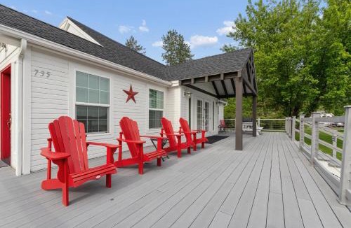 Kalispell House | Lake Blaine Lake House