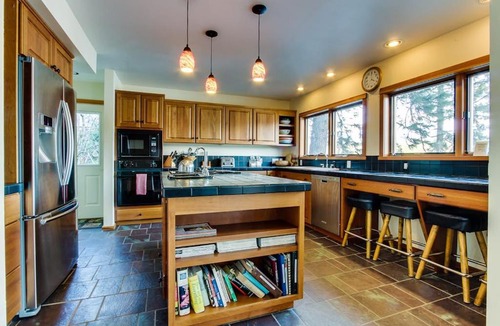 Hayden Lake House | Lake House Private Dock & Decks 4BR
