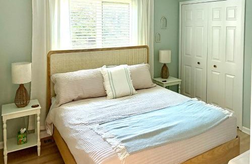 Applegate House | Lake Huron Vacation Rental w/Private Beach!