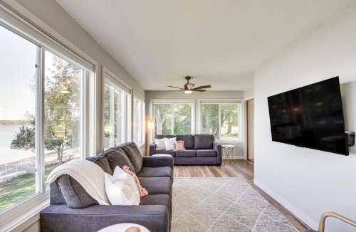 Alexandria House | Lake Mary Cottage w/Private Beach & Boat Dock