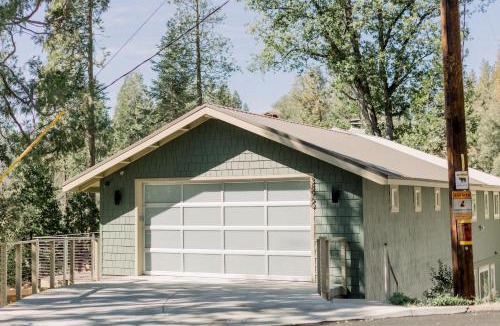 Bass Lake House | Lake Point Life Lake Front