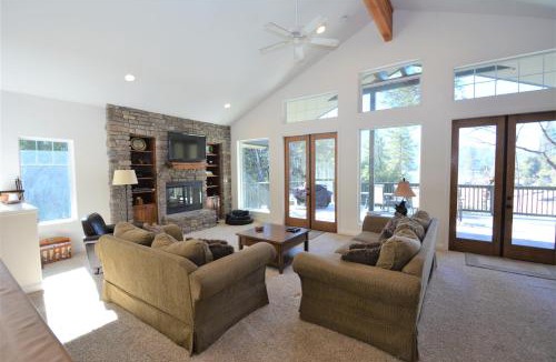 Bass Lake House | Lake Shore Lake Front