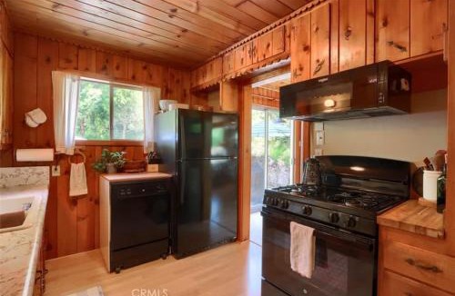 Bass Lake House | Lake View Cabin Private Dock