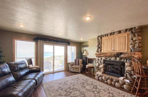 Harbor Village House | Lake View Condo 874 2 Bear Lake Views