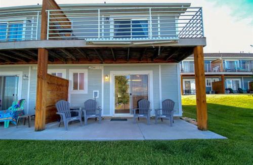 Harbor Village House | Lake View Condo 902 4