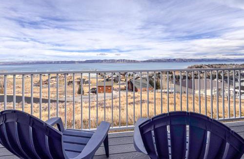 Harbor Village House | Lake View Condo 930 4