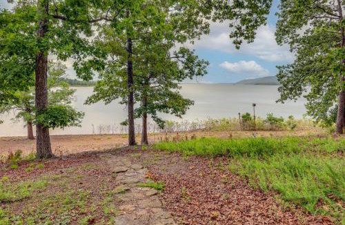 Higden House | Lake-View Deck! Modern Greers Ferry Lake Retreat