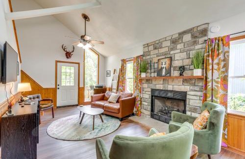 Eureka Springs House | Lakefront Cabin < 3 Mi to Dtwn Eureka Springs!