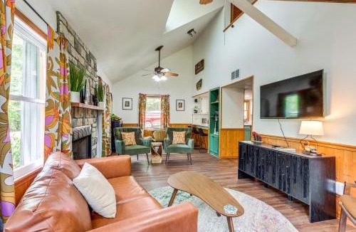 Eureka Springs House | Lakefront Cabin < 3 Mi to Dtwn Eureka Springs!