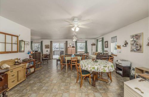 Rathdrum House | Lakefront Cabin with Private Beach and Dock