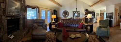 Mount Ida House | Lakefront Cottage with Spa Perfect for Water Activities in Mount Ida, Arkansas