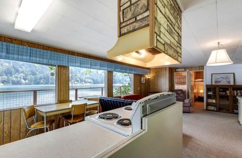 Maple Falls House | Lakefront Rustic Cabin | Silver Lake Views & Private Dock