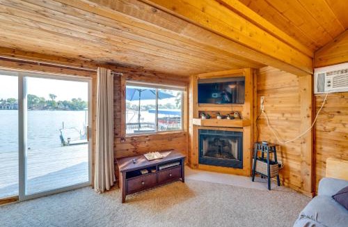 Maplewood House | Lakefront Wisconsin Escape w/Boat Dock & Kayaks!