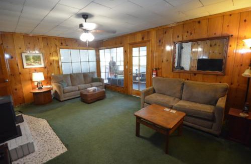 Bass Lake House | Lakeside Cabin Summer Special