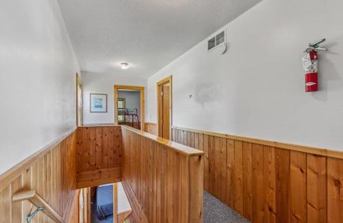 Park Rapids House | Lakeside Condo #14 3BR 3BA Timberlane Resort
