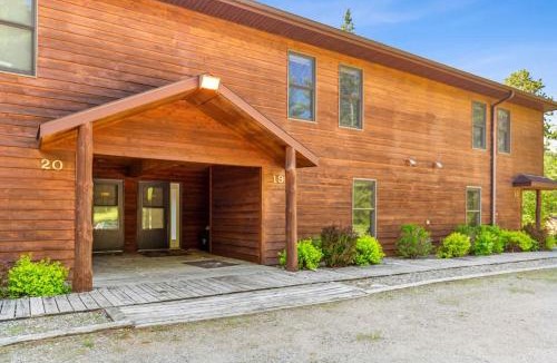 Park Rapids House | Lakeside Condo #19 4BR 4BA Timberlane Resort