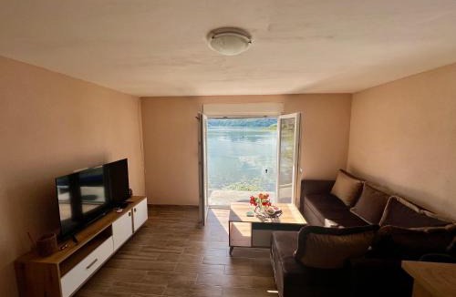 Karuc Apartment | Lakeside Harmony Apartment
