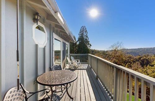 Crestline House | Lakeview Cabin