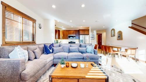 Mammoth Lakes House | Lakeview Townhomes #5 townhouse